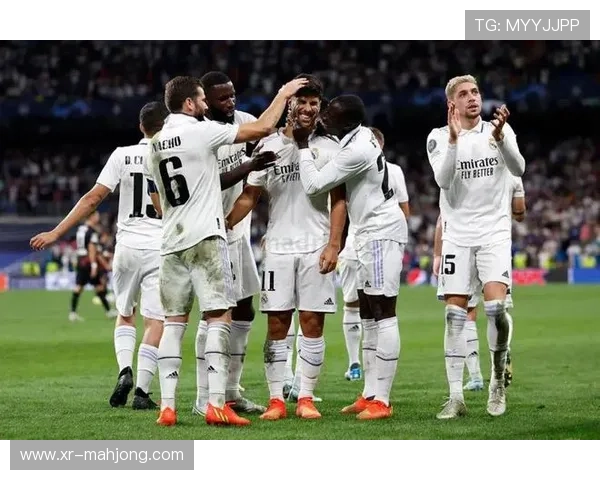 巴黎圣日耳曼实现年度“六冠王”，绘就2025国际足坛“蓝色”主调。