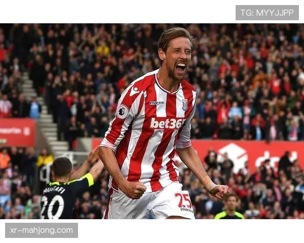 温格评论：当下中锋回撤策应已成主流，传统“站桩中锋”面临战术性淘汰